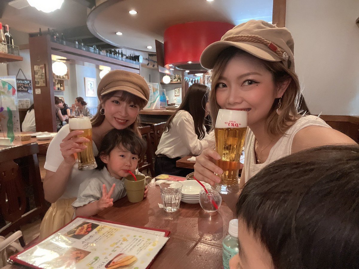 ricchhan's tweet photo. 5月29日🐼
裸眼デビュー。w
もうそろ1ヶ月たつ。w
高一からほぼ毎日付けてたのに辞めれたw https://t.co/VYbyy36hVS