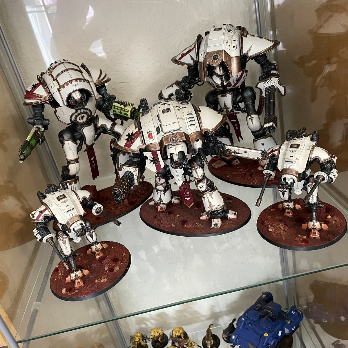 purdy1981's tweet photo. The as yet unnamed #ImperialKnights household receive another reinforcement. #CerastusKnightAtrapos Pollifax joins her sisters!

#WarhammerCommunity #ForgeWorld #Creastus #Atrapos #warhammer40k #PaintingWarhammer https://t.co/tbzA2bpHfL