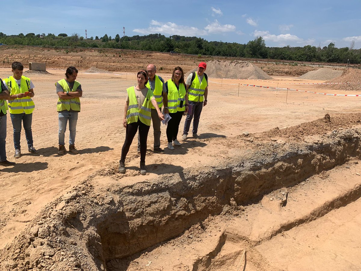 Aj_Sabadell's tweet photo. #ARA ➡️ Presentació d’una nova troballa arqueològica a Sabadell

📍Carrer de la Serra de Galliners (Sant Pau de Riu-sec)

#Sabadell #Arqueologia #Cuniculus https://t.co/TykksOQofu