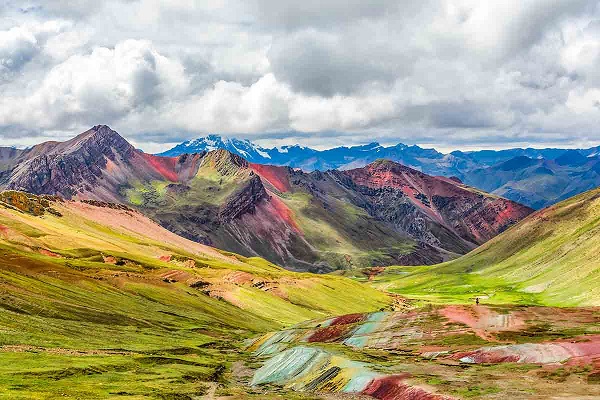 nulladiche2's tweet photo. Rara è l'unione di bellezza e purezza.
[Giovenale]
📸Vinincunca (montagna dei sette colori) 5200mt-Cusco-Ande-Perù

#PensieriInAria #SalaLettura https://t.co/V2Zf5yRxww