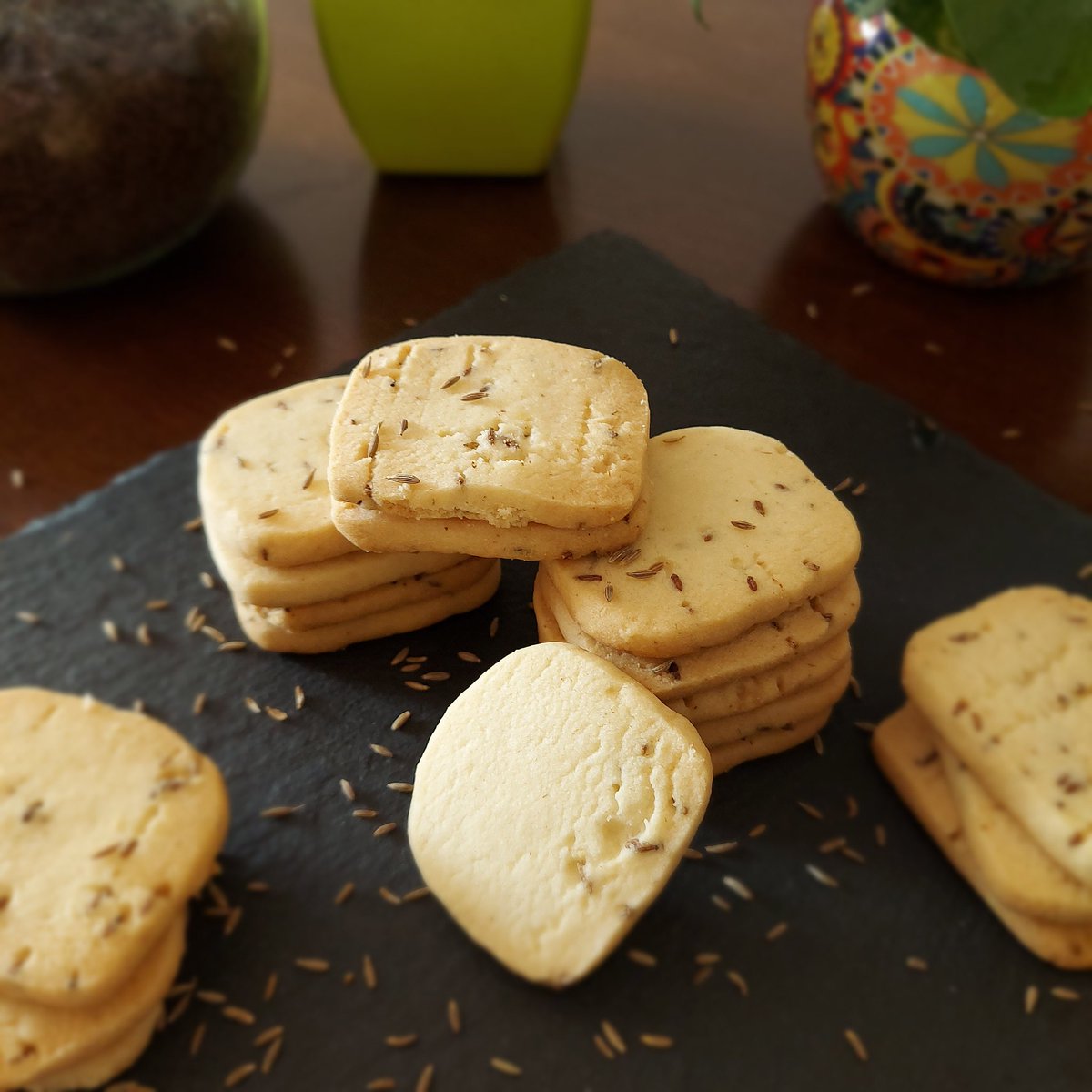bithighosh's tweet photo. A perfect accompaniment to your tea - the evergreen "Jeera biscuit"!! Super crunchy and yum!

#baker #bakery #RecipeOfTheDay #food #Bangalore #foodphotography #foodblog https://t.co/Vh3znjDNSh