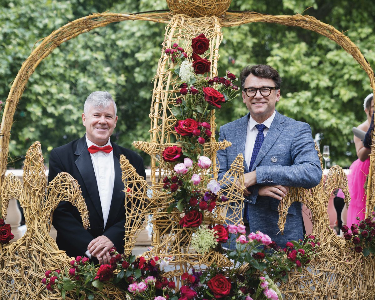 ABrownEvents's tweet image. It was an honour and a pleasure celebrating our Queen’s Platinum Jubilee with you all right by the Mall! Thank you everyone for coming to #AlasdairsPageantWatchParty! 

More photos on Instagram and Facebook:
facebook.com/media/set/?set… #PlatinumJubilee #HM70