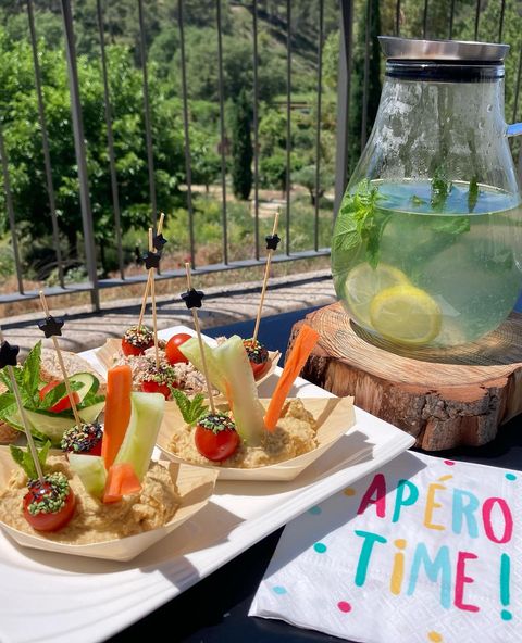 🧑🏻‍🍳🍹Nos jeunes cuisiniers ont appris à préparer un apéritif sain, équilibré et délicieux cette semaine🥕🥒 

🍃un atelier en binôme diététicienne/pédiatre qui a permis, tout en cuisinant, de faire le point sur les connaissances et en acquérir de nouvelles

#Santé #Cuisine