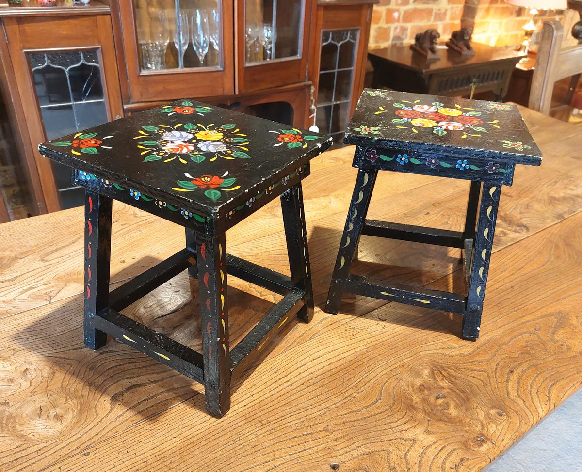 eversleybarn's tweet photo. #bargesrtstools #1940sscreenprint #advertisingposter #oakpotcupboard #1920sglobe #judismithantiques #eversleybarnantiques https://t.co/pmUwX9qIWJ