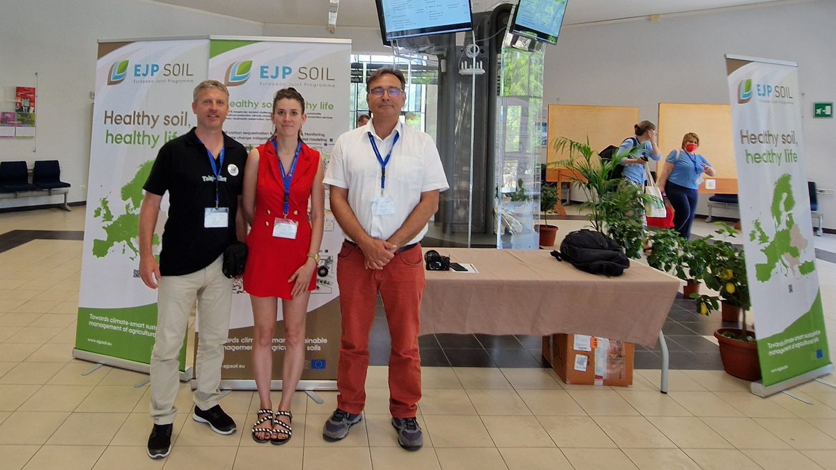 soil_sciences's tweet photo. Hungarian delegation in @EJPSOIL project GA Meeting and Annual Science Days 2022 at @unipa_it in Palermo.
#ejpsoil #soilsciences https://t.co/B8LRFQfl04