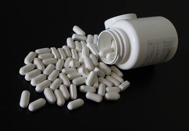 Lhzzr's tweet photo. Sleeping Pills                Sleeping Pills Pro
                                                  Max https://t.co/ujtxCYn0I6