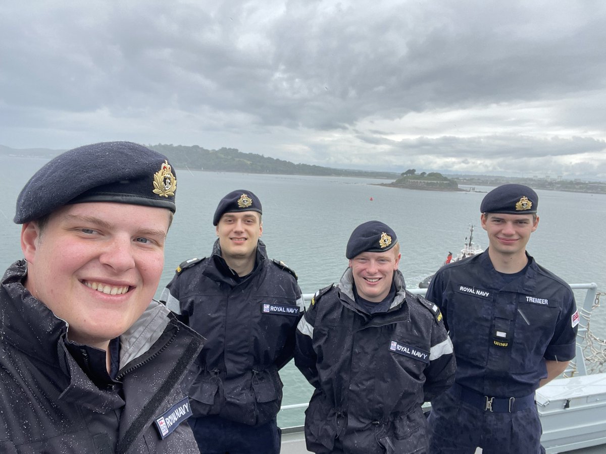 URNUSolent's tweet photo. Six OCs spent the last 10 days on @RFAMountsBay with other URNUs from the region. We spent valuable time at sea and assisted with the platinum jubilee events in London. #royalnavy #PlatinumJubilee #HM70 (1/2) https://t.co/SkrJIqwdMj