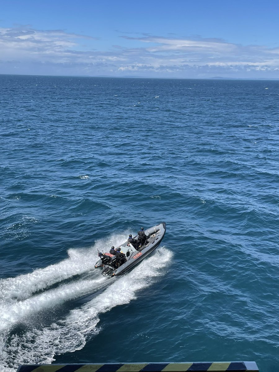 URNUSolent's tweet photo. Six OCs spent the last 10 days on @RFAMountsBay with other URNUs from the region. We spent valuable time at sea and assisted with the platinum jubilee events in London. #royalnavy #PlatinumJubilee #HM70 (1/2) https://t.co/SkrJIqwdMj