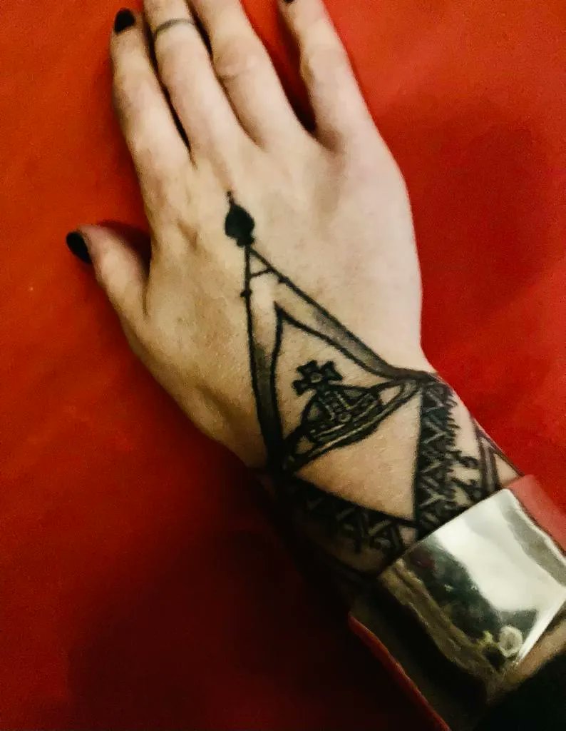 Pretty Disturbia 🖤 tweet media