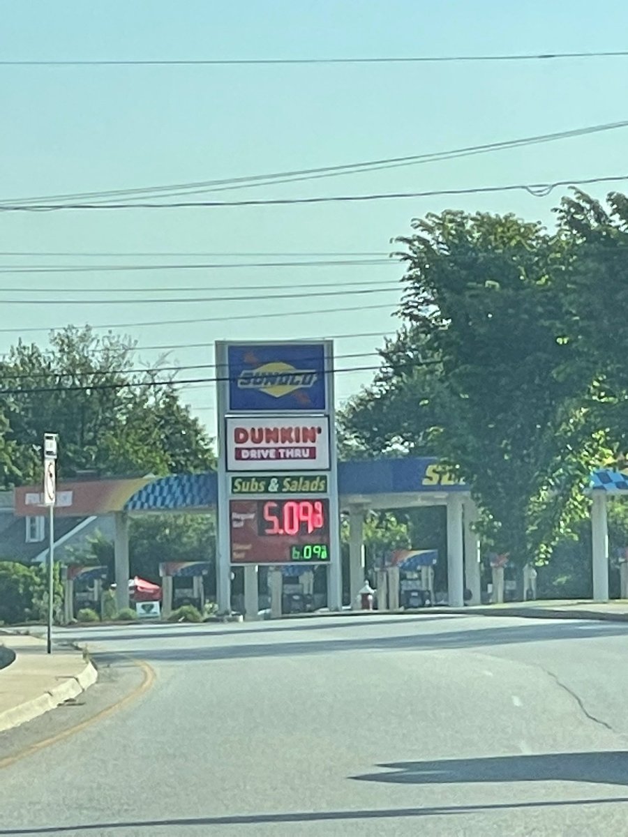 iseekthetroof's tweet image. Tuesday. Joe Biden is STILL the worst and gas is now over $5 in NH…

#fjb
#arewehavingfunyet