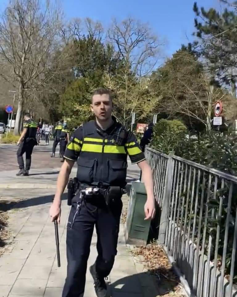 robwesterduin's tweet photo. @DemonicTutorial Ook deze gigantische stumper..niet vergeten.. https://t.co/DbZxHPCeMC