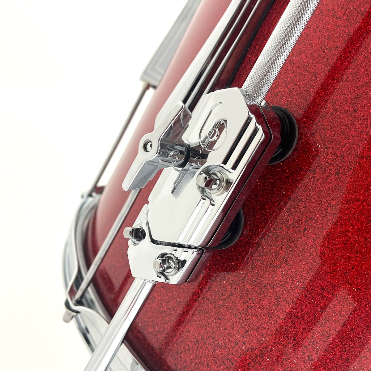 britishdrumco's tweet photo. Luke Bullen’s BDC Live Lounge Red Sparke up close in all its glitter glory.
22x14 • 12x8 • 14x14 • 16x16
Luke chose a selection of snare drums including the Tailsman, Archer and Super 7 – which one would you choose?
#reddrums #redsparkle #drumlife #drumlover https://t.co/DcB20hz97u