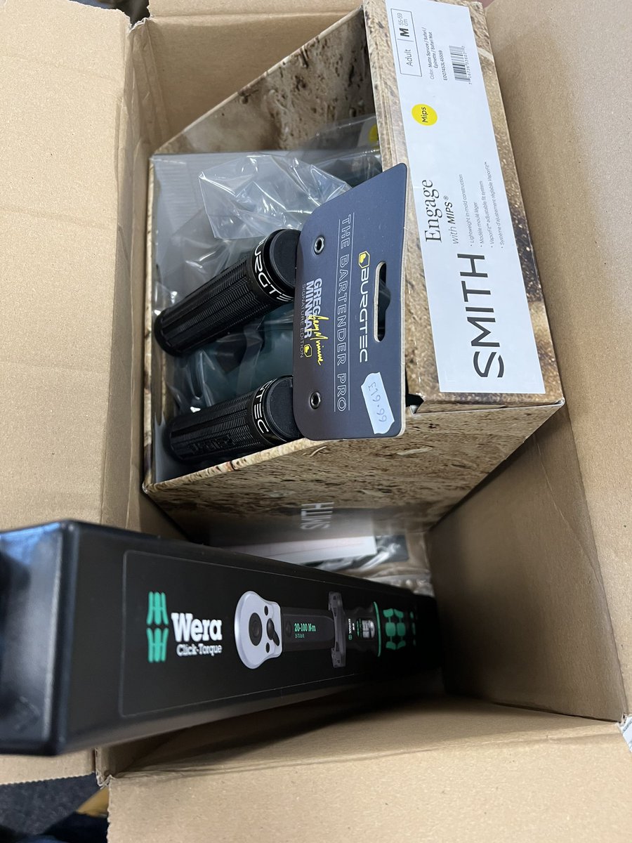 ajselwood's tweet photo. When you can’t ride bikes…buy stuff for when you can. #burgtec #weratools #weratoolsuk #weratoolsrebels #smithoptics #quadlock https://t.co/kg39Ctd3o8