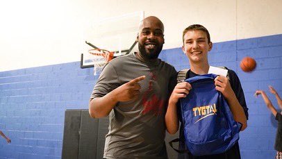 3Pathletics's tweet photo. Big Congratulations to all the Winners at the 1st Shark 3 point competition! Appreciate all that came out and showed support! CHASE TUCKER came out and DOMINATED the event and took home the Grand Prize!!! @curlyboyc_ #sharklife #3ball #sharkcompetition #competetoeat https://t.co/aF6Fp11J29