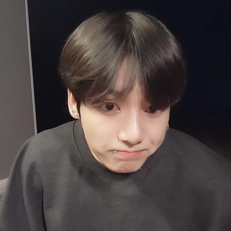 Hanny_beom's tweet photo. Thấy cưng quá iiiii🥺                                  #방탄소년단뷔 #JUNGKOOK #정국 #전정국 #방탄정국  @BTS_twt https://t.co/CN2KKhzzE8