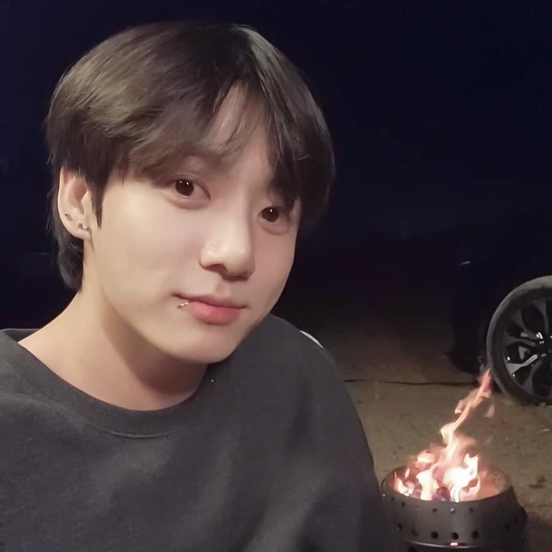 Hanny_beom's tweet photo. Thấy cưng quá iiiii🥺                                  #방탄소년단뷔 #JUNGKOOK #정국 #전정국 #방탄정국  @BTS_twt https://t.co/CN2KKhzzE8