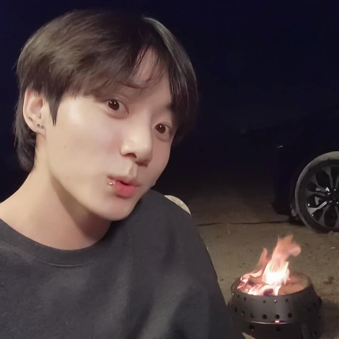 Hanny_beom's tweet photo. Thấy cưng quá iiiii🥺                                  #방탄소년단뷔 #JUNGKOOK #정국 #전정국 #방탄정국  @BTS_twt https://t.co/CN2KKhzzE8