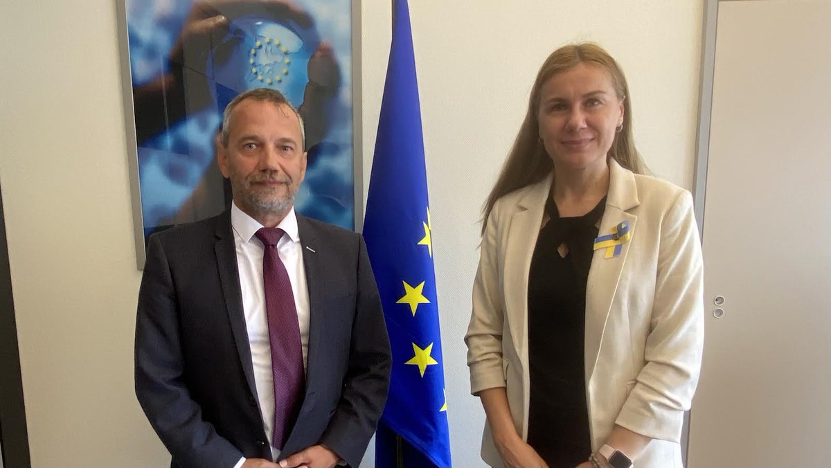Meeting with MEP <a href="/RobertHajsel/">Robert HAJŠEL</a> in Strasbourg to discuss our #REPowerEU proposals &amp; recent developments in #energy.

Our work is ongoing with the national governments to address the current difficult situation, focusing in particular on those most vulnerable to #energypoverty.