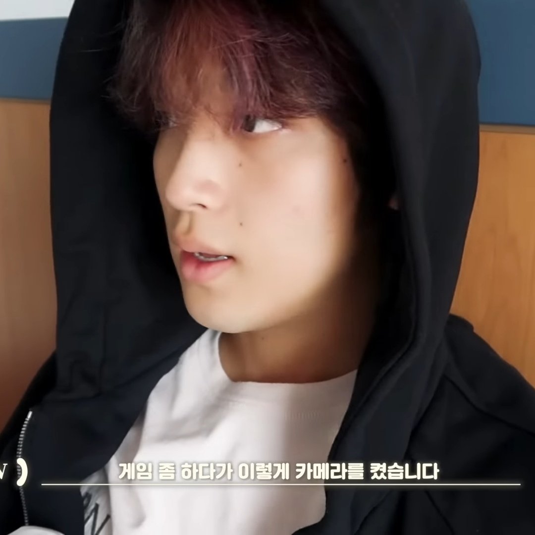 jeongyunonly's tweet photo. haechan and his pretty moles https://t.co/bIDnIKyO25