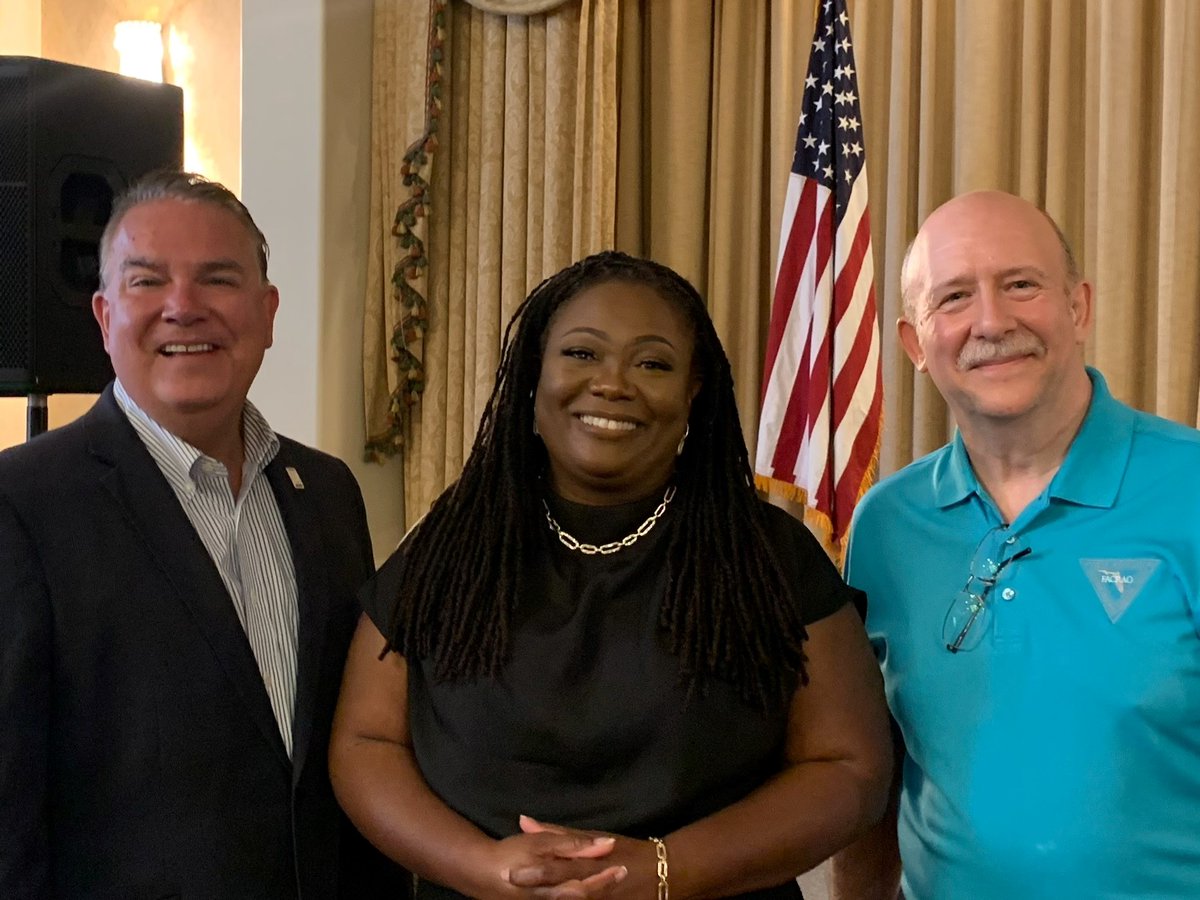 Celebrity Spotting! FACRAO President Ed Trombley with our prestigious speakers, Dr. Camesha Whittaker and William Gil!