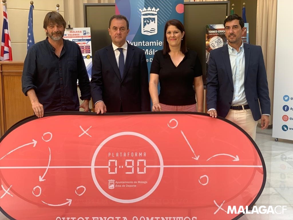 MalagaCF's tweet photo. FUNDACIÓN| 📣 Presentado el torneo educativo 'Málaga con Valores' que organizamos junto a @malaga, con la colaboración de @RFAF y @plataforma090.

Info ➡ https://t.co/G5KFA4PwjL

#FundaciónMCF #MCFCompromiso https://t.co/HVkVAqf1ts