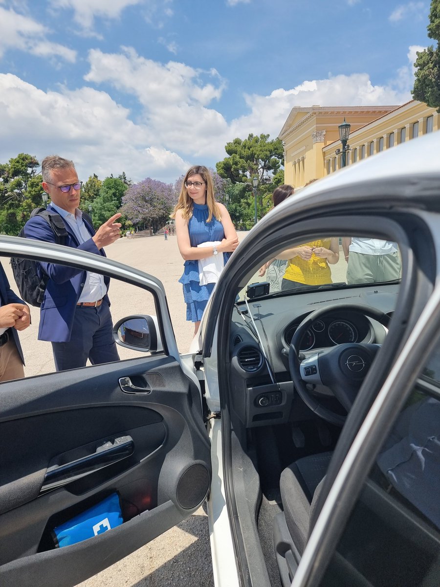 At the #RSS2022 conference in Athens 🇬🇷 we just gave a live demo of the i-DREAMS system in a vehicle. 💡 All attendees were given the opportunity to take a closer look at the system and how it functions. 🚗
