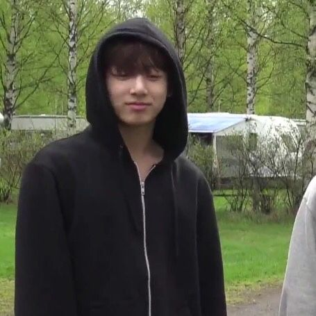 kookived's tweet photo. oh we camping ???? https://t.co/KUtHmMRBhm