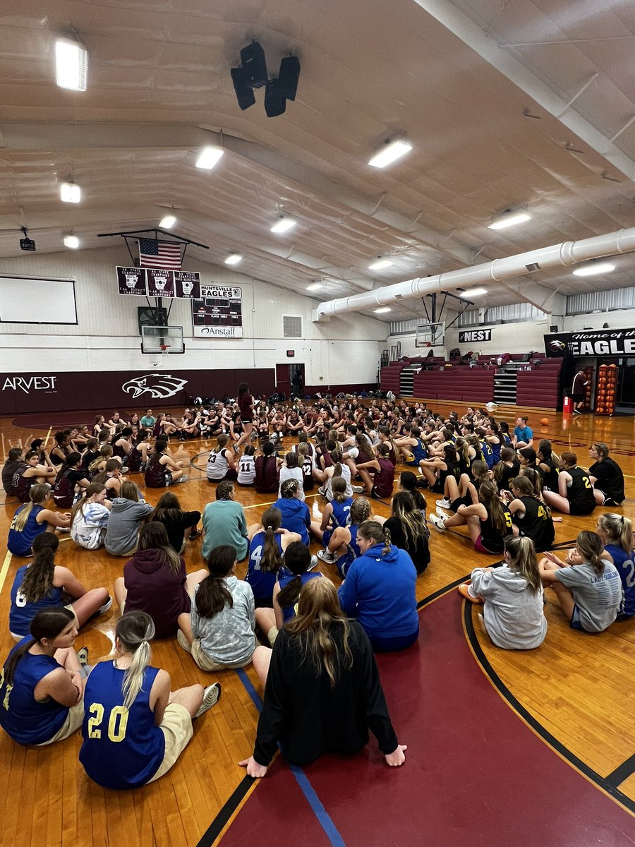 HHSLadyEagleWBB's tweet photo. Day 1 of Junior High Girls Camp of Champs is in the books and we are on to day 2!!🏀 A lot of basketball and a lot of talent at Charles H. Berry Gymnasium this week! https://t.co/51oJbU6PJq