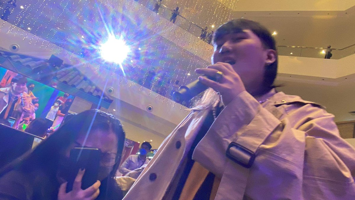ANNMARGARETSTI's tweet photo. Mukhang may iiyak na naman sa June 11

Hahahahahahahha
#JinHoBaeBalitaOnenan
@FeelGoodSaBuko 
@CignalTV 
@CignalPlay 
@_jinhobae https://t.co/GGrL0LnWWX