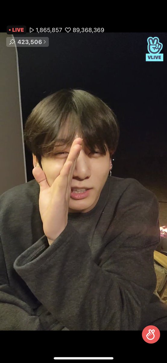 shiliumilk's tweet photo. STFU HE'S TELLING ME A SECRET https://t.co/rjI67bfzUi