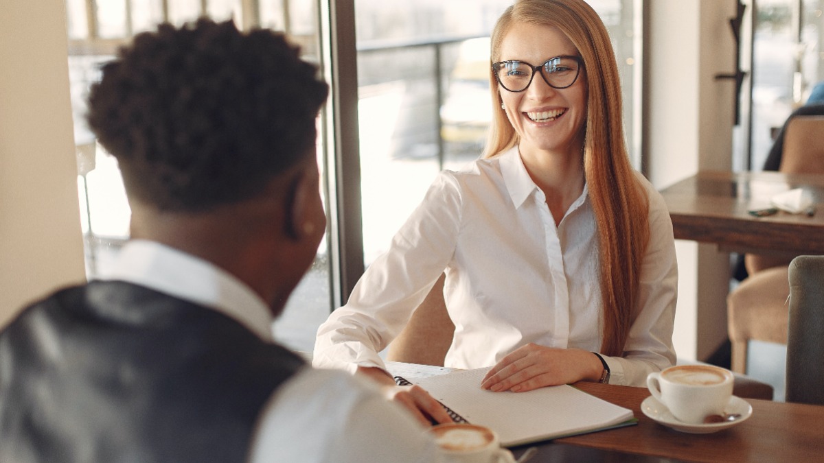 TheCustomerIE's tweet photo. How do you become a thought-leader &amp; what impact can this have on your success as a #professionalservices advisor? We love this in-depth guide on how ordinary professionals become thought-leaders #growyourfirm Check it out at https://t.co/mEaz2mGke3 https://t.co/VdLGtWGrCH