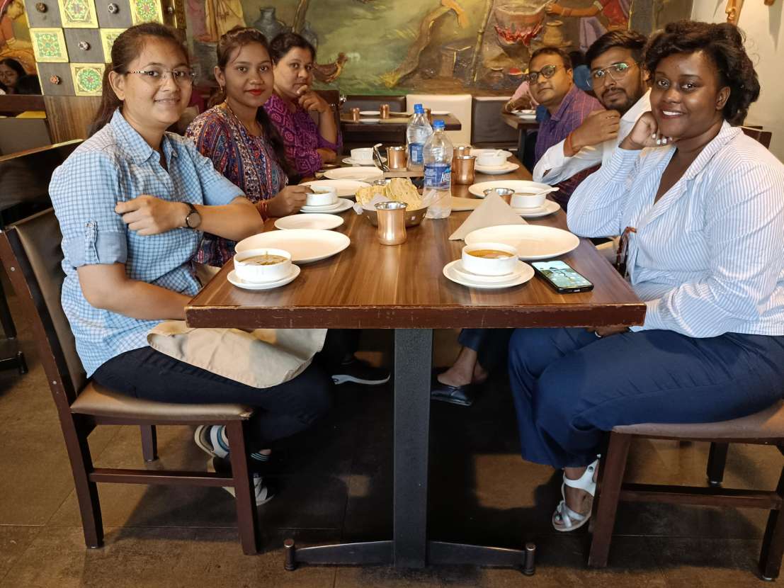 HRZoodpay's tweet photo. First Day at Work!!
Thank You for the Lunch offered by The Company. 
Welcome To 
Janki Prajapati 
CHHAYA DEWANGAN
mansi joshi
Govinda kumar
On behalf of the whole Company, welcome onboard! Your experience and skill will be a valuable asset to our team.
Wishing you the best. https://t.co/TpRQAeOSDY