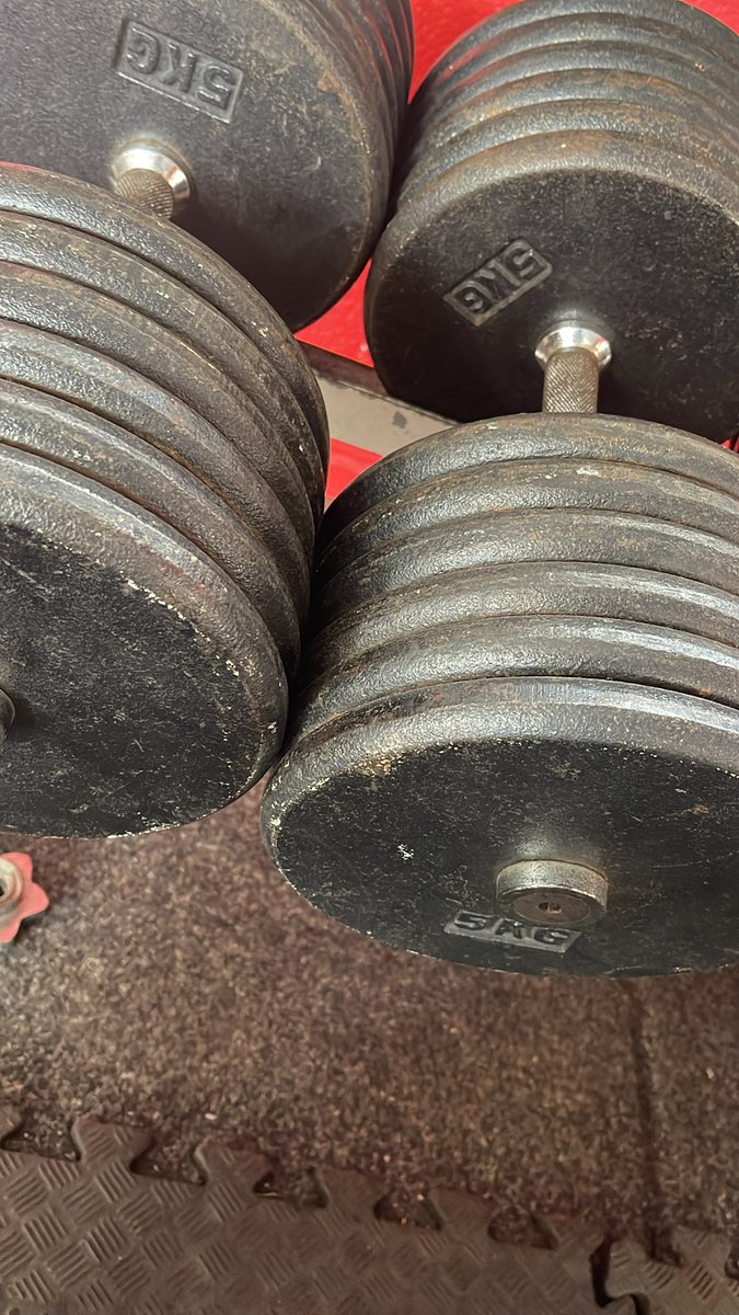 Currently in gym sweating like a bastard 💦🔥☀️