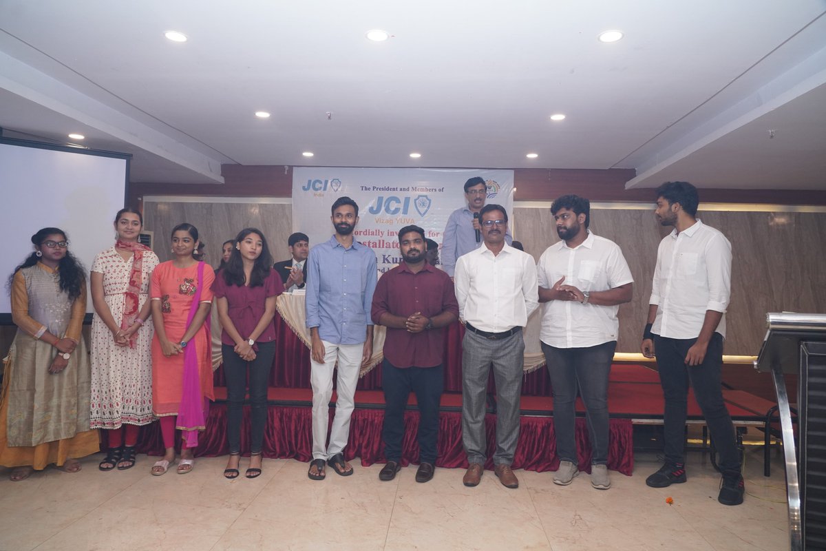 JCIVizagYUVA's tweet photo. New members taking the oath as LO members of JCI Vizag YUVA. All the best for team 2022.
#jci #jcivizagyuva #2022team https://t.co/DnhQrHnLav