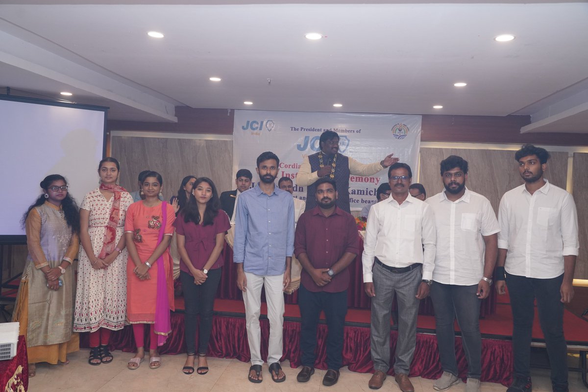 JCIVizagYUVA's tweet photo. New members taking the oath as LO members of JCI Vizag YUVA. All the best for team 2022.
#jci #jcivizagyuva #2022team https://t.co/DnhQrHnLav