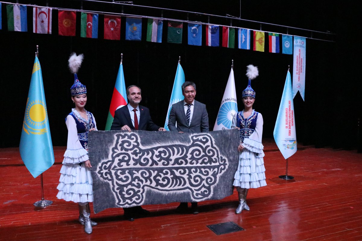 Niğde'de '9. Uluslararası Türk Dünyası Araştırmaları Sempozyumu' düzenlendi. trtavaz.com.tr/haber/tur/avra…
