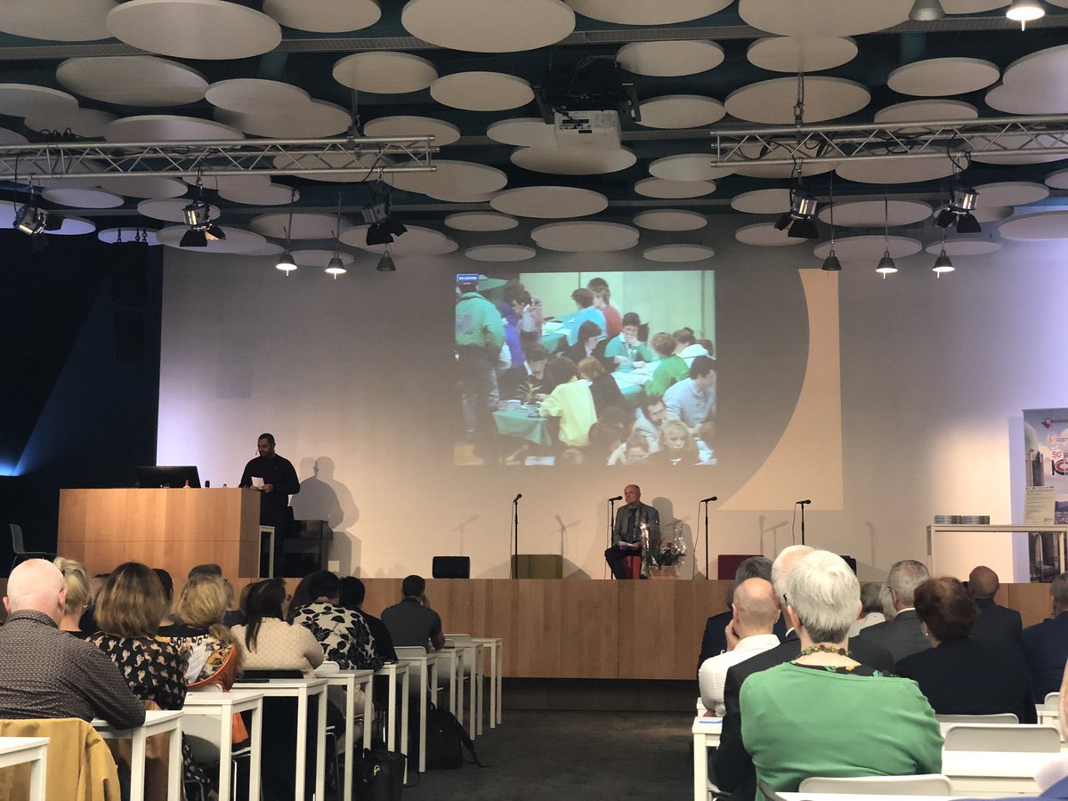 BrunoDeLille's tweet photo. Als het gaat over de rol van het NL in #Brussel zou men vandaag ook zo strategisch kunnen werken + een voluntaristische aanpak kiezen (wie naar ons NL onderwijs gaat, staat open voor NL cultuur). Maar jammer genoeg laat de VG die kans vandaag teveel liggen. @KathOndVla #KoCB https://t.co/bFcKsipIZW