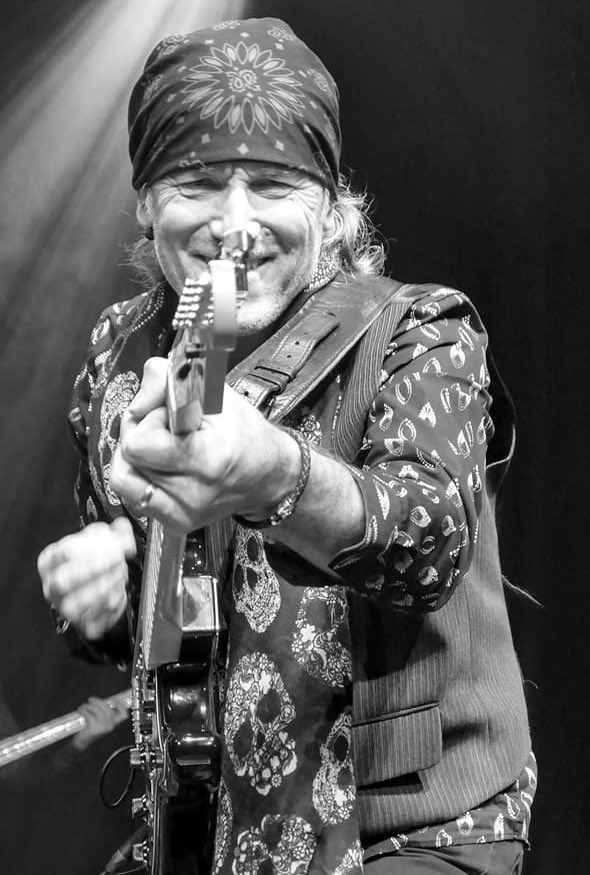 sospringsteen's tweet photo. Mark’s freshly ironed his bandana ready for our gig, this Saturday (11th June), at @MalvernTheatres ticket link: 
https://t.co/qWD2eATWCg https://t.co/BL1g61a4aX
