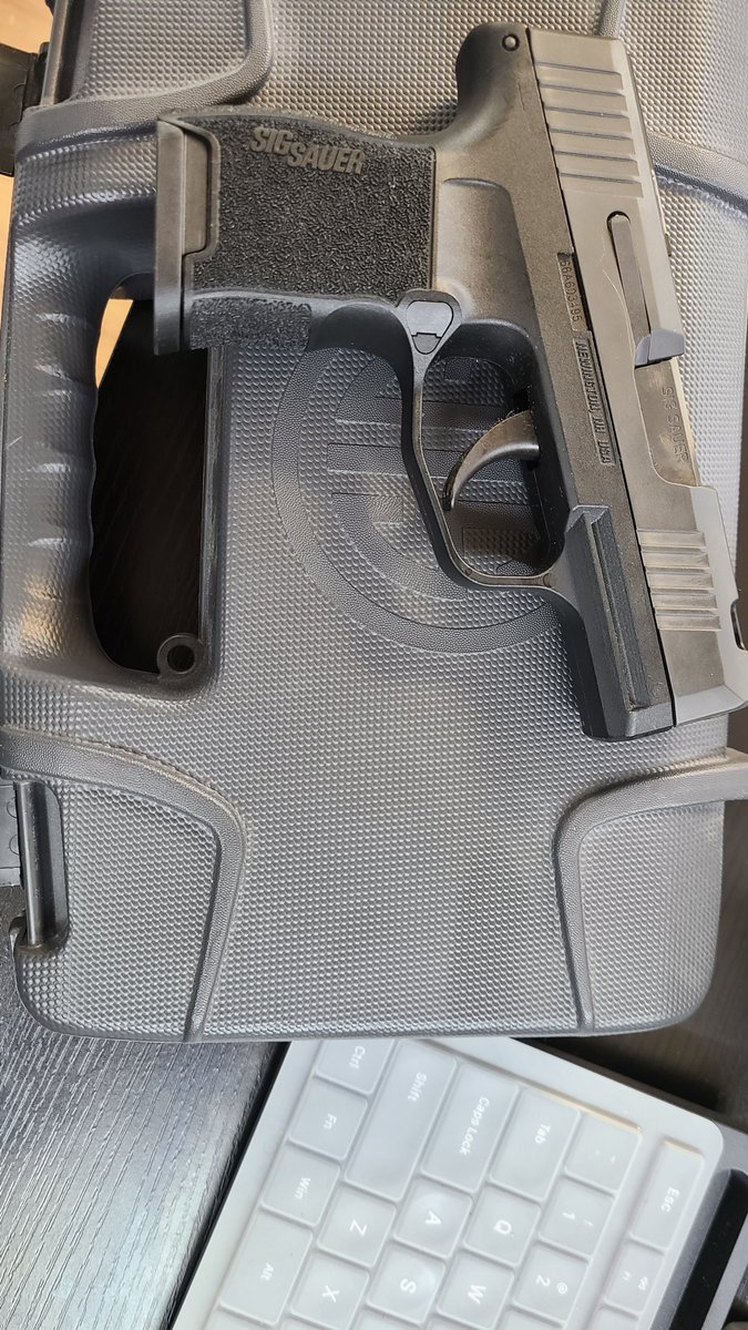 aim_purpose's tweet photo. DEAL!  DEAL!   DEAL!
Sig Sauer P365 SAS
w/ FT Bullseye Sight
[Used- Like New]
$460.00 until 6/10/2022.
#GetArmed #GetAwapin https://t.co/4Yug5PilX7