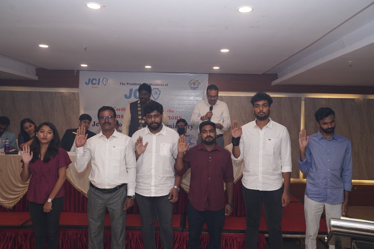 JCIVizagYUVA's tweet photo. Our LO Advisor Raghuram Patri Sir giving oath to Vice Presidents, Directors, Secretary and Treasurer(LGB) of 2022
#jci #jcivizagyuva #jciindia #jcizoneiv https://t.co/Da9KhX91ps