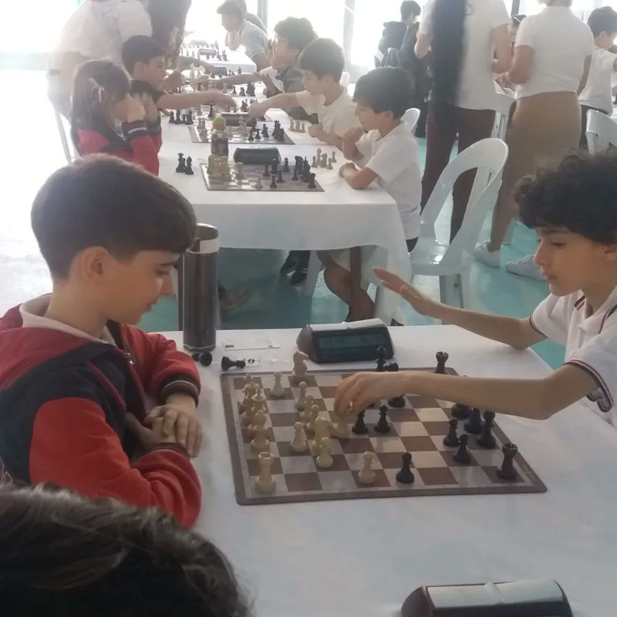 tarhankoleji's tweet image. ♟️BEYOĞLU SATRANÇ TURNUVASI

Beyoğlu İlçe Milli Eğitim Müdürlüğü tarafından ilçe genelinde düzenlenen satranç yarışmasına okulumuzdan 34  öğrenci katılım sağlamıştır. Satrança gönül vermiş tüm öğrencilerimizi tebrik ederiz. 

#tarhankoleji #tarhandabugün #satranç @beyogluilcemem