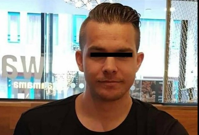 d801227313a94cc's tweet photo. Zoek het verschil, Nelson M. Sidney Smeets en Donny M. Tip, het zwarte balkje. #nelsonm #donnym https://t.co/X9Amuqxi57