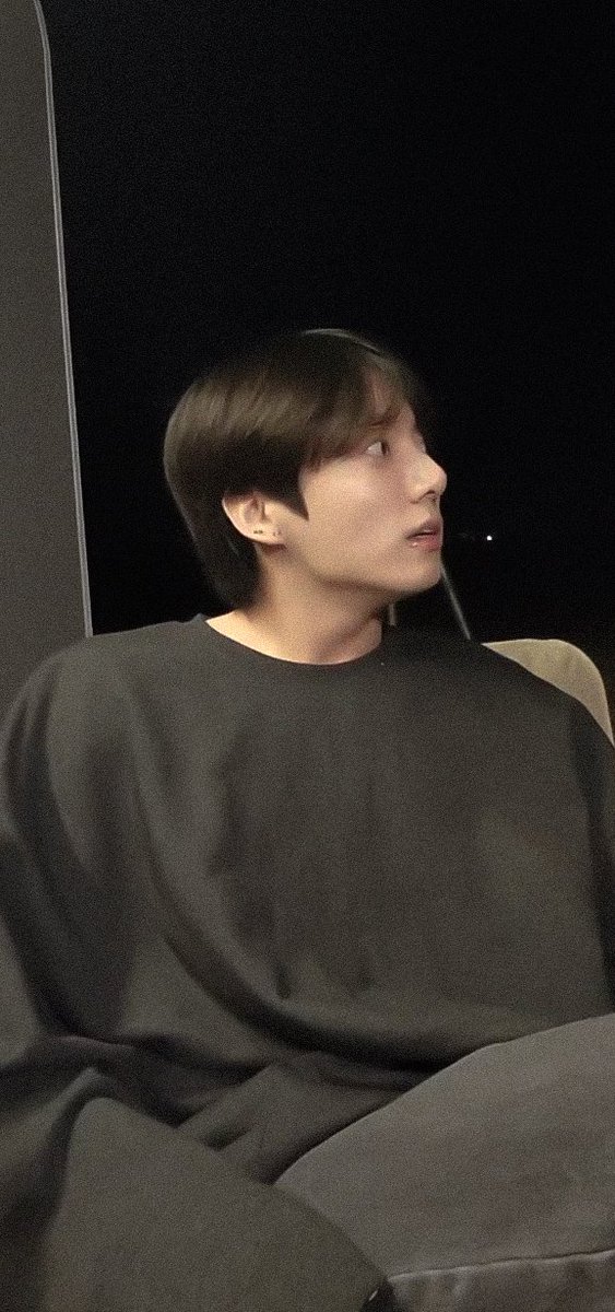veonjrn's tweet photo. LOOK AT ME BABE https://t.co/x1ektCi6hK