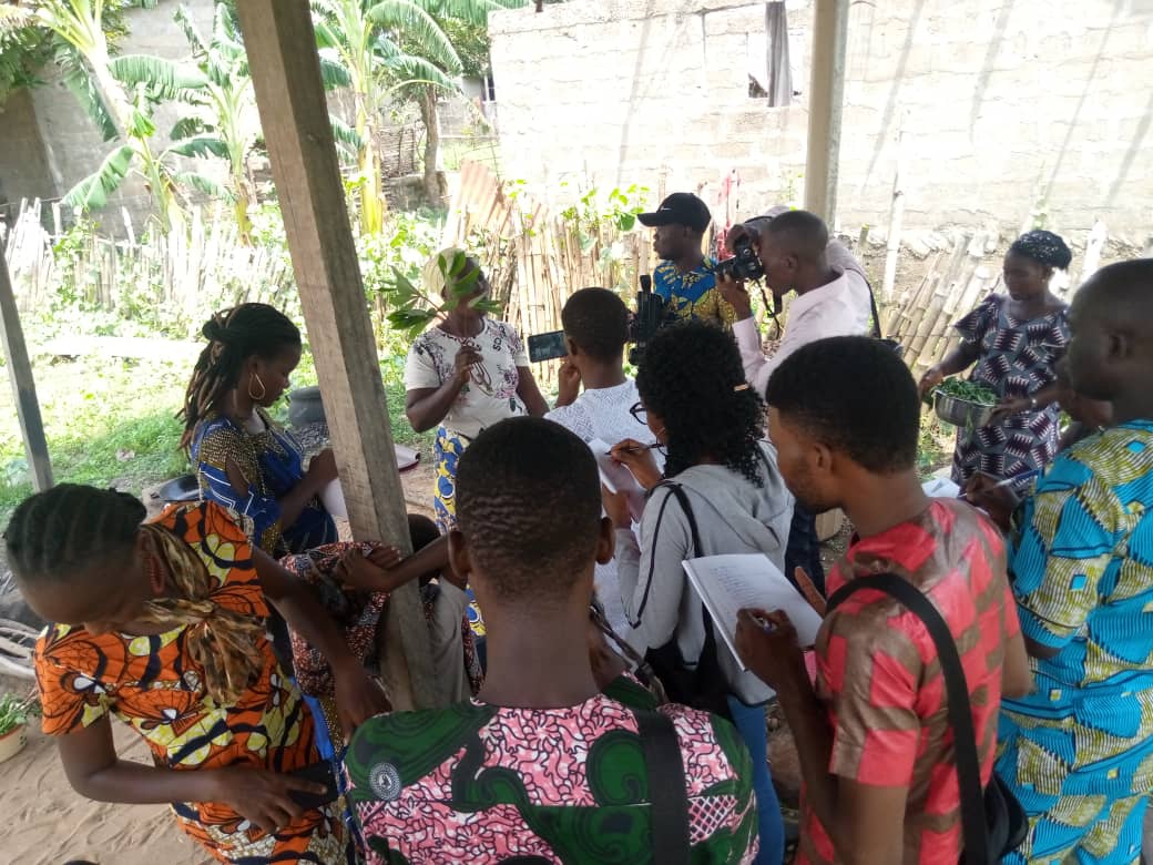 Grabe_BeninONG's tweet photo. Valorisation des mets traditionnels en disparition et souveraineté alimentaire au Bénin.
GRABE-Bénin et ses partenaires célébrent l’identité culturelle et culinaire des communautés locales pour l’amélioration de la sécurité alimentaire et nutritionnelle au Bénin à Adjohoun. https://t.co/QAxwI7EImS