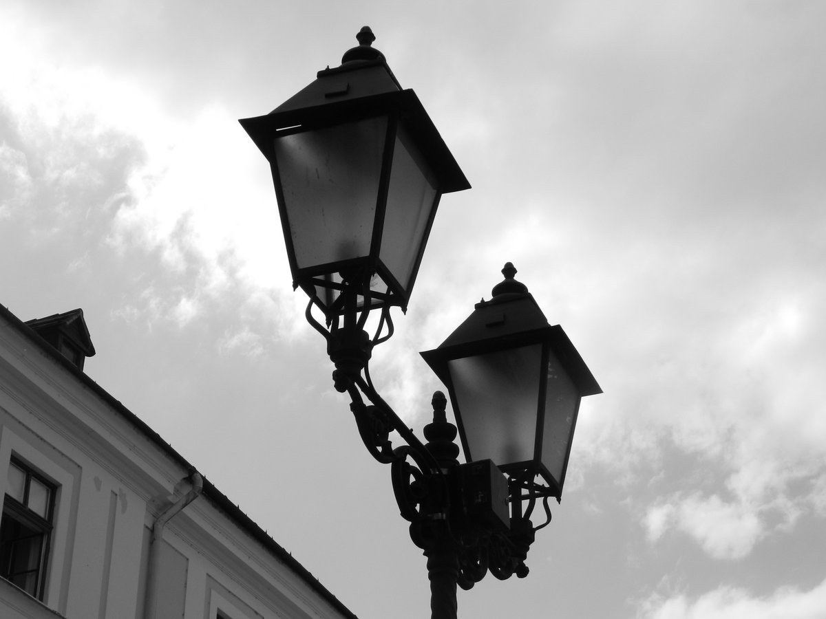 Biborrena's tweet photo. #streetphotography #photography #blakcandwhite #Lightning #photographer https://t.co/QO2NN2PZpQ