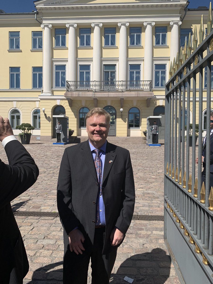 Met with the President of the Republic of Finland, Sauli Niinistö.  Phones were left in the bus, group picture was taken that I will post later.    Talked with President of the importance of the relations between Finland and Canada/US #honoraryconsuls 🇫🇮🇨🇦🇺🇸