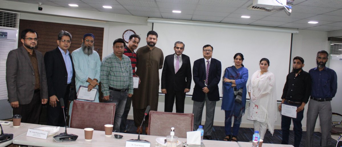 SRBOfficialPage's tweet photo. Ceremony held at SRB on 7th June 2022, wherein the Chairman distributed certificates of appreciation and thanks to 15 restaurants who were the earliest to integrate their points of sales systems with SRB for live reporting of sale invoices. https://t.co/nSznsFbEKS