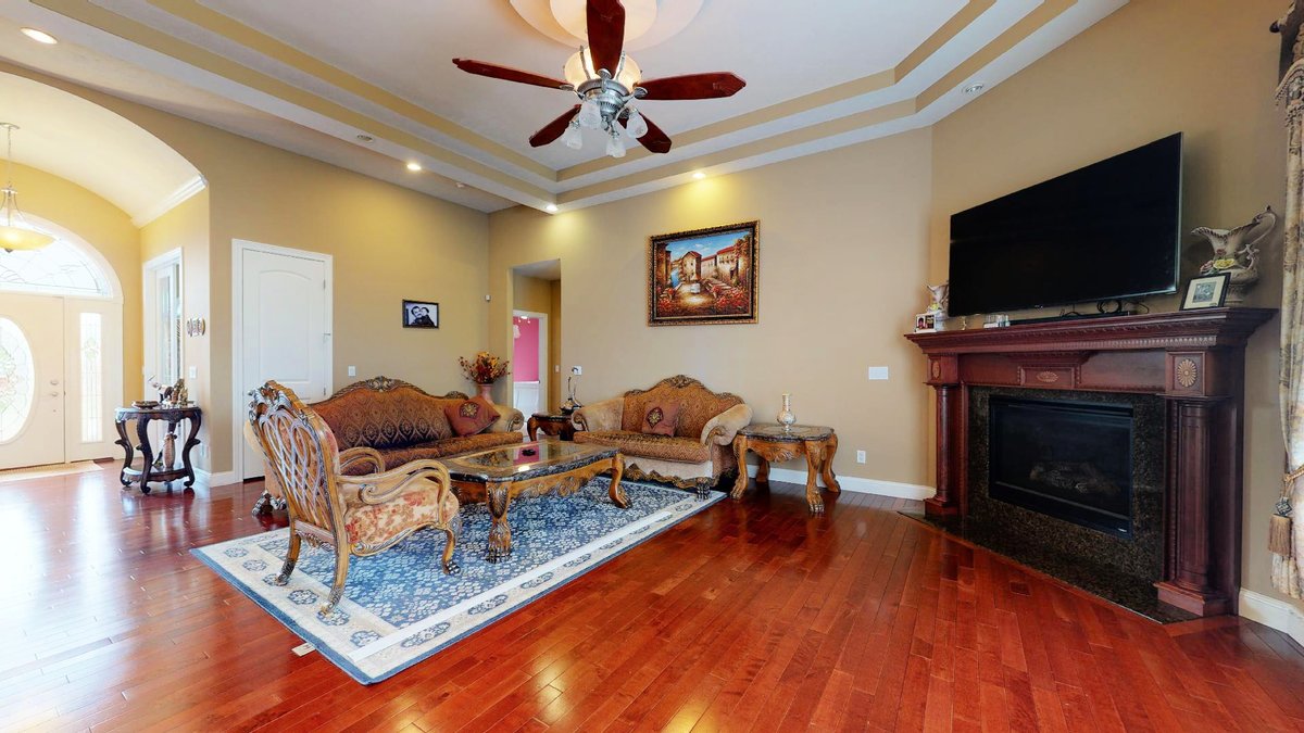 JGkeepitreal's tweet photo. New Price for Tara Hill home
2416 Wimbledon Place, SpfldIL
4 bed, 4 bath, 4,982 sq. ft.
$675,000
High-end home features great finishes, finished basement, screened porch off master BR, new composite decking. Jerry George today for a tour. 217.638.1360. #jgteam #homesforsale https://t.co/VN1mfPFGMK