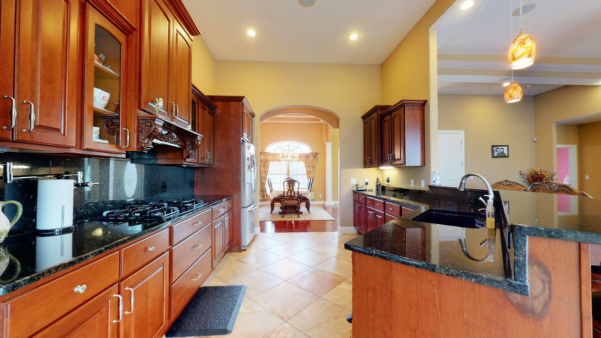 JGkeepitreal's tweet photo. New Price for Tara Hill home
2416 Wimbledon Place, SpfldIL
4 bed, 4 bath, 4,982 sq. ft.
$675,000
High-end home features great finishes, finished basement, screened porch off master BR, new composite decking. Jerry George today for a tour. 217.638.1360. #jgteam #homesforsale https://t.co/VN1mfPFGMK