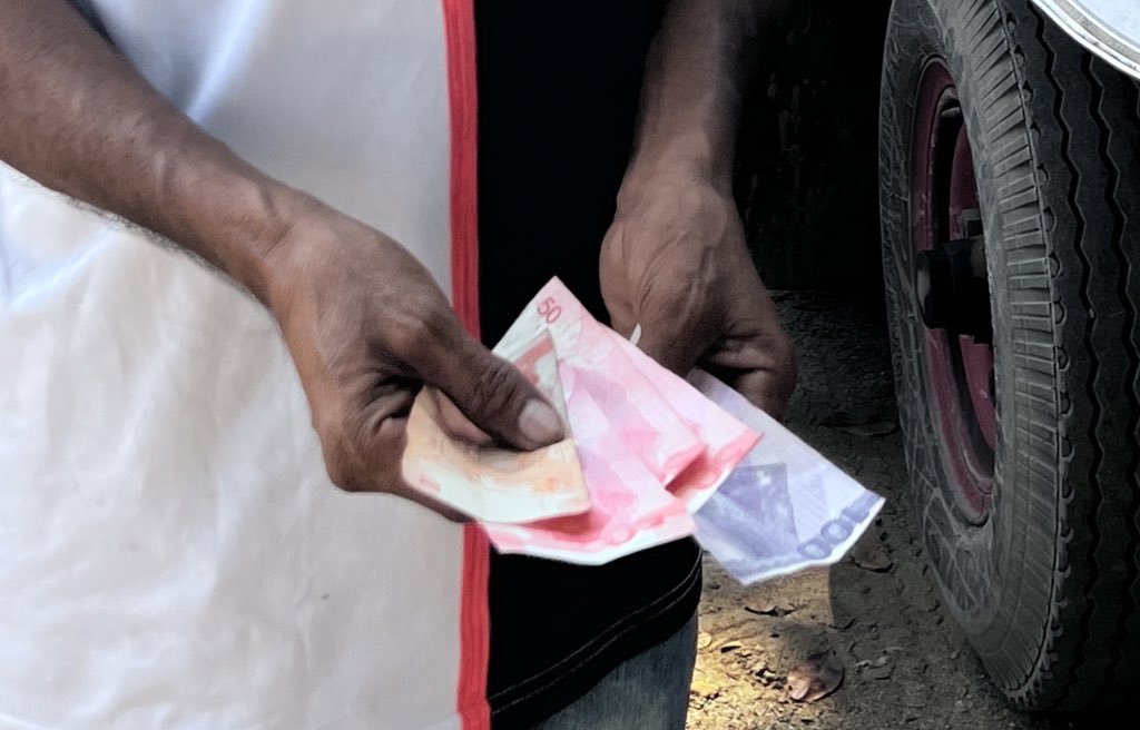 jacquemanabat's tweet image. “Magtitinda na ako kakanin.”

Romeo Bajon is a jeepney driver for 30+ years in Batangas. He plans to quit driving soon because of soaring oil prices.

He earned ₱270 for the whole morning:
₱170 for 2L of diesel
₱100 for food
No take hom pay yet.

He works 16+ hours/day.